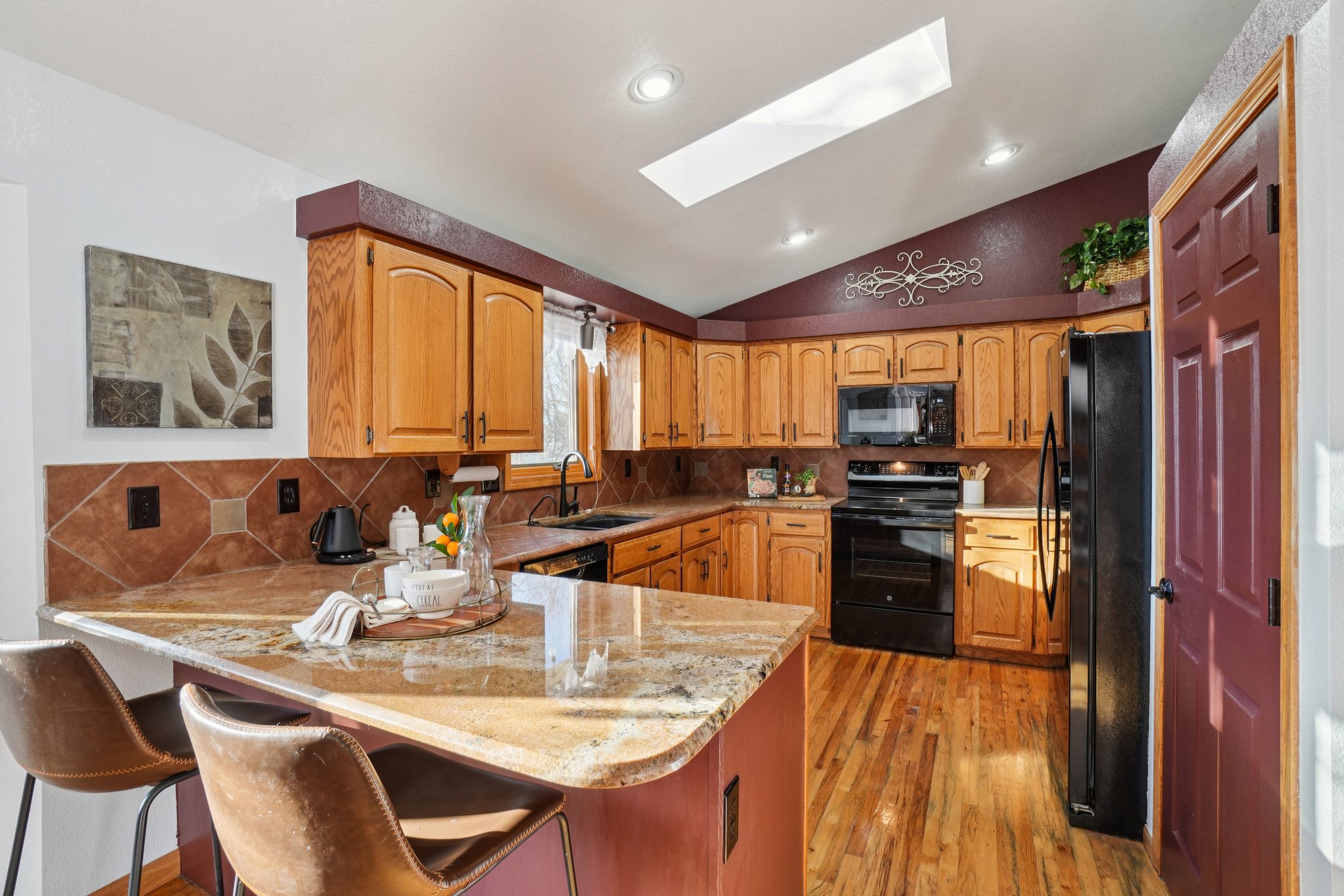 Larkspur Dr-S1203-013.jpg