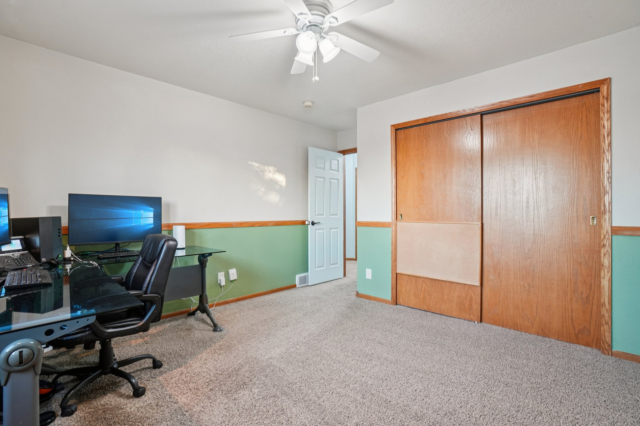 Larkspur Dr-S1203-019.jpg