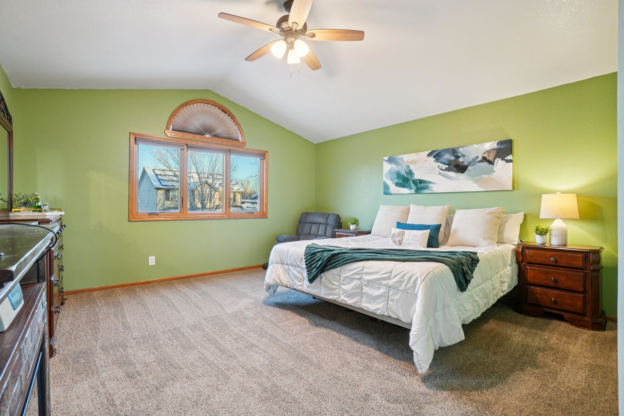 Larkspur Dr-S1203-020.jpg