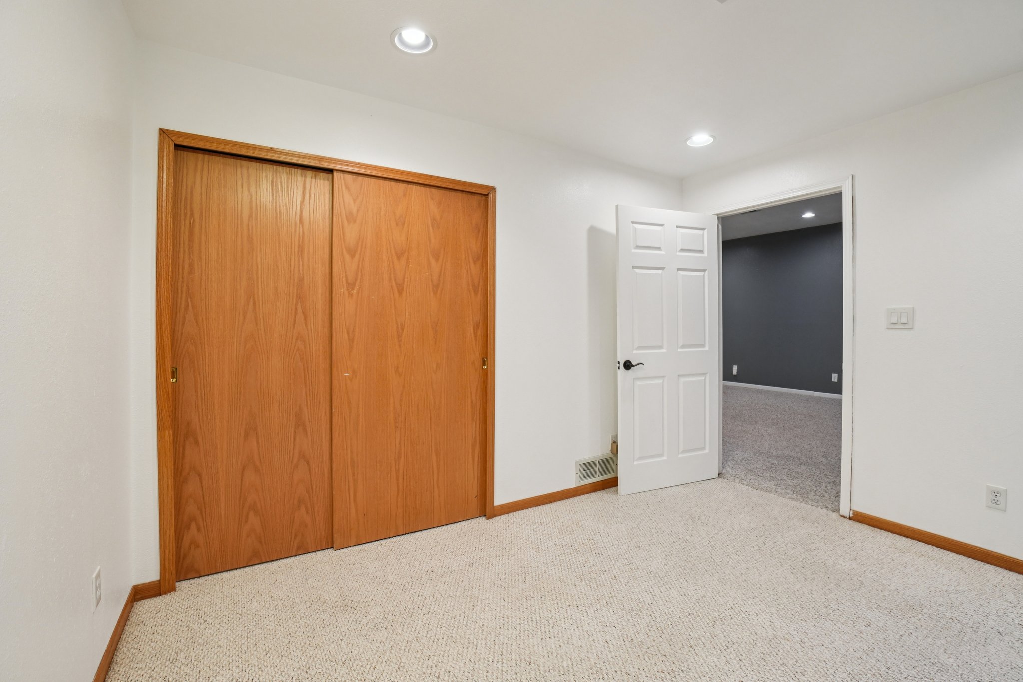 Larkspur Dr-S1203-027.jpg