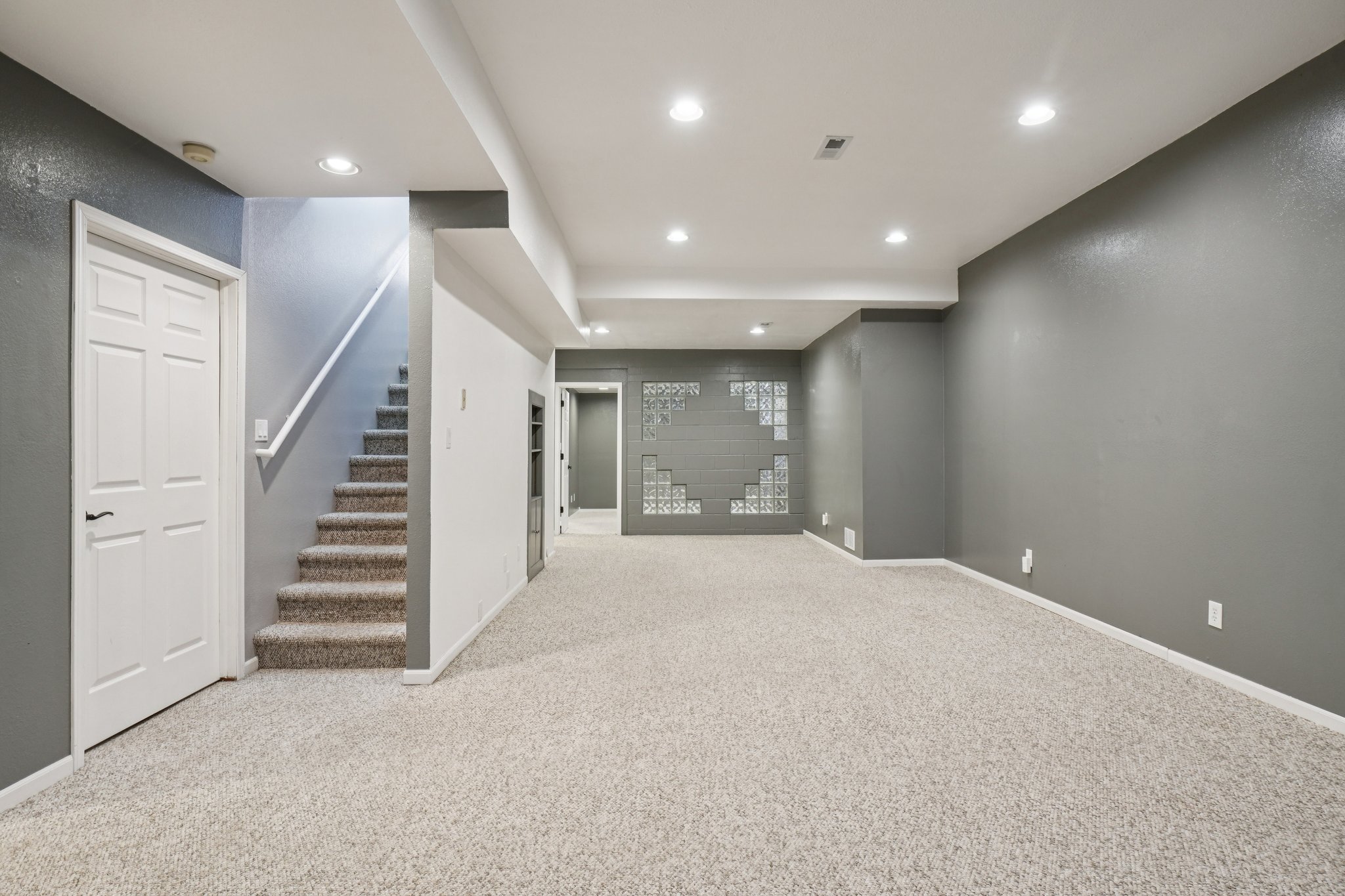 Larkspur Dr-S1203-028.jpg
