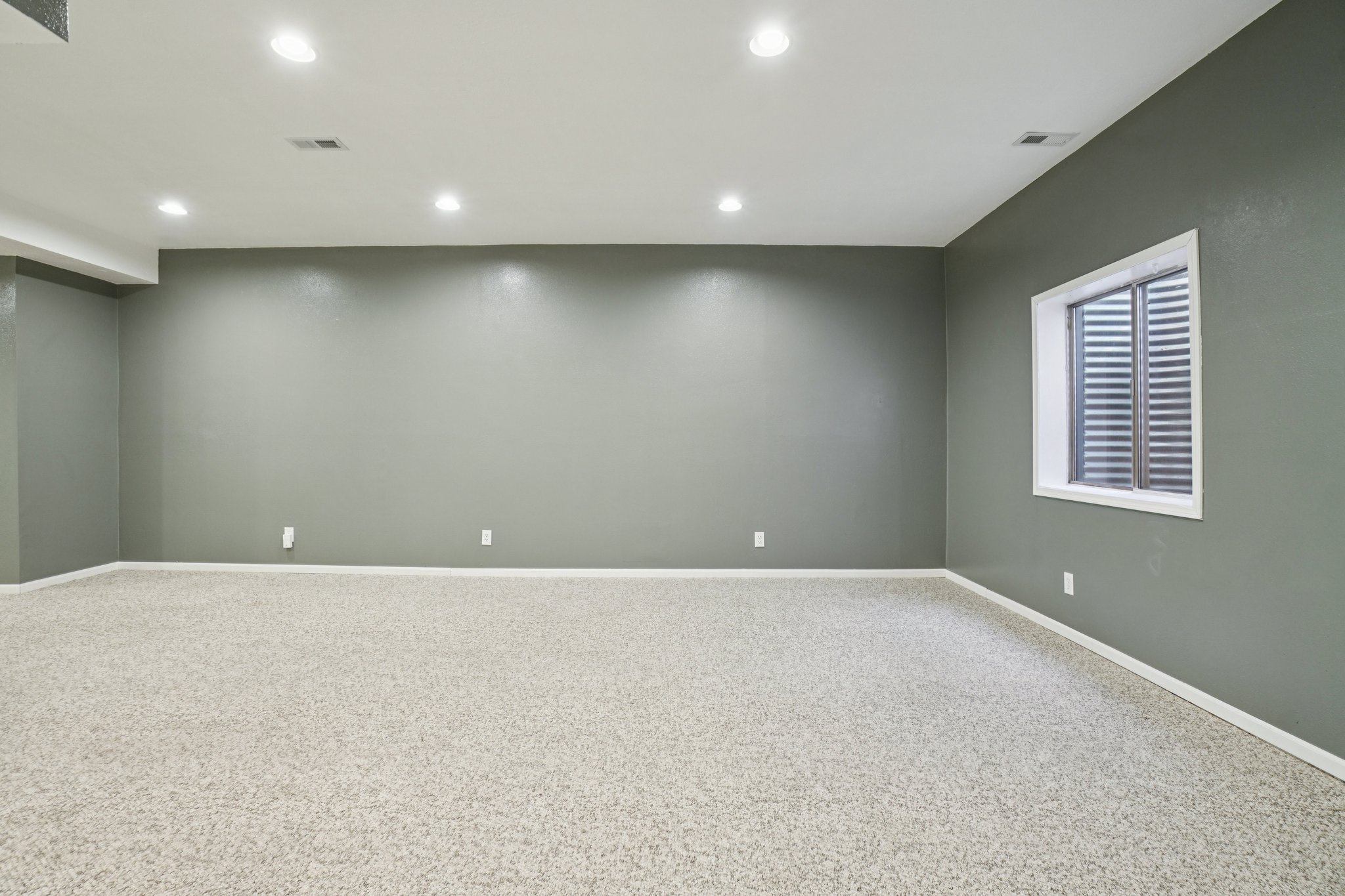 Larkspur Dr-S1203-029.jpg