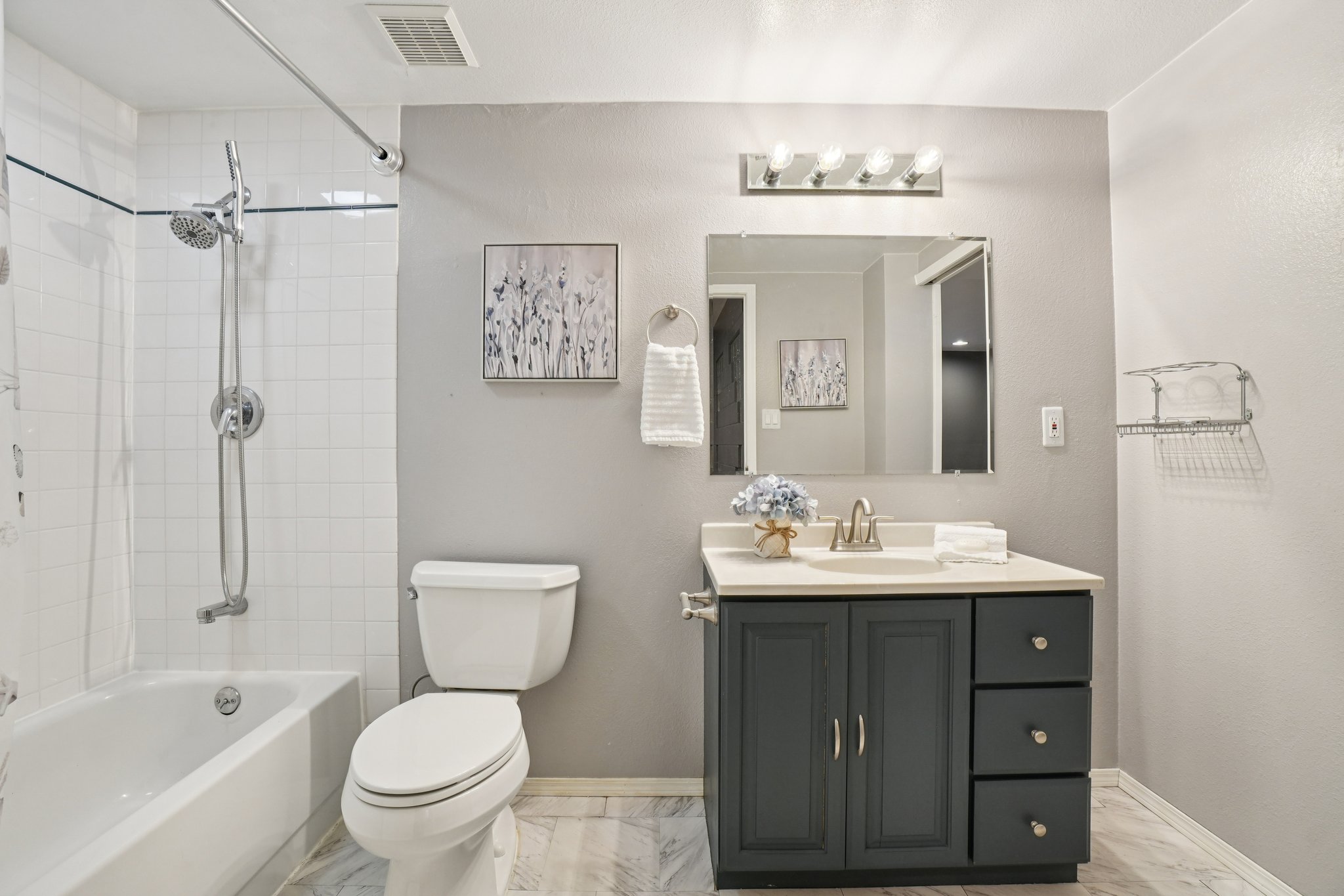 Larkspur Dr-S1203-032.jpg