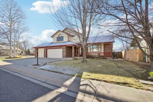 Larkspur Dr-S1203-003.jpg