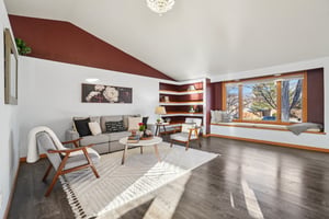 Larkspur Dr-S1203-005.jpg