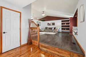 Larkspur Dr-S1203-008.jpg