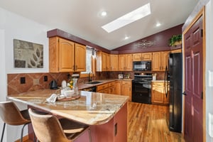 Larkspur Dr-S1203-013.jpg