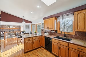 Larkspur Dr-S1203-015.jpg