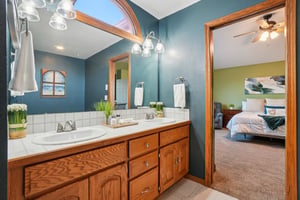 Larkspur Dr-S1203-024.jpg