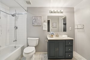 Larkspur Dr-S1203-032.jpg