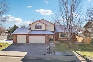 Larkspur Dr-S1203-049.jpg