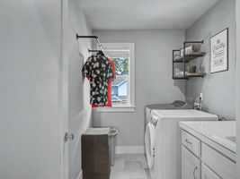  Photo 49