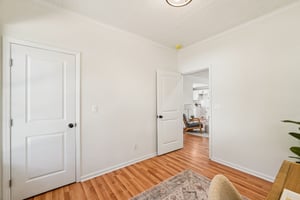 6th St-S0310-018.jpg
