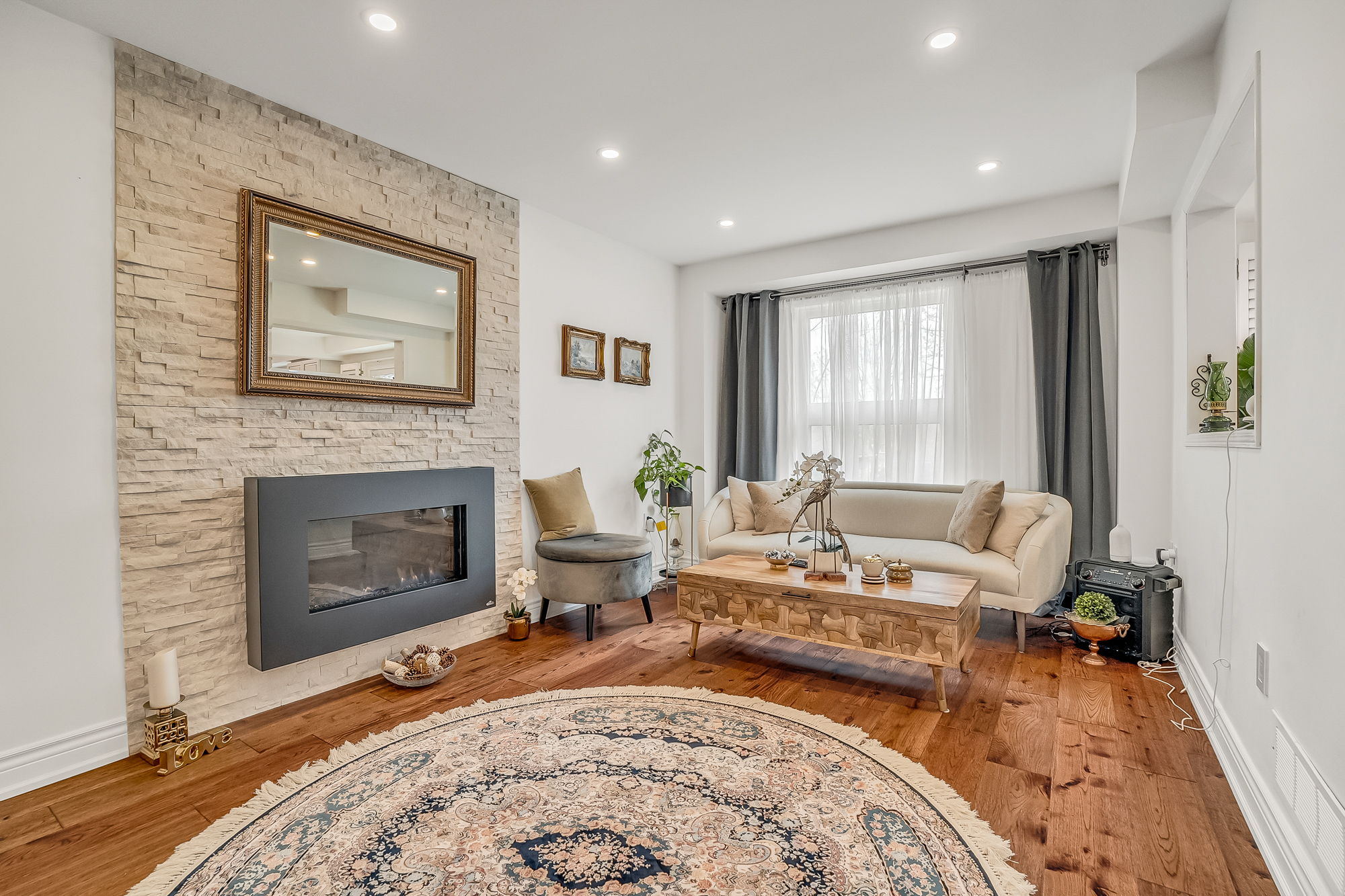 13-family room1