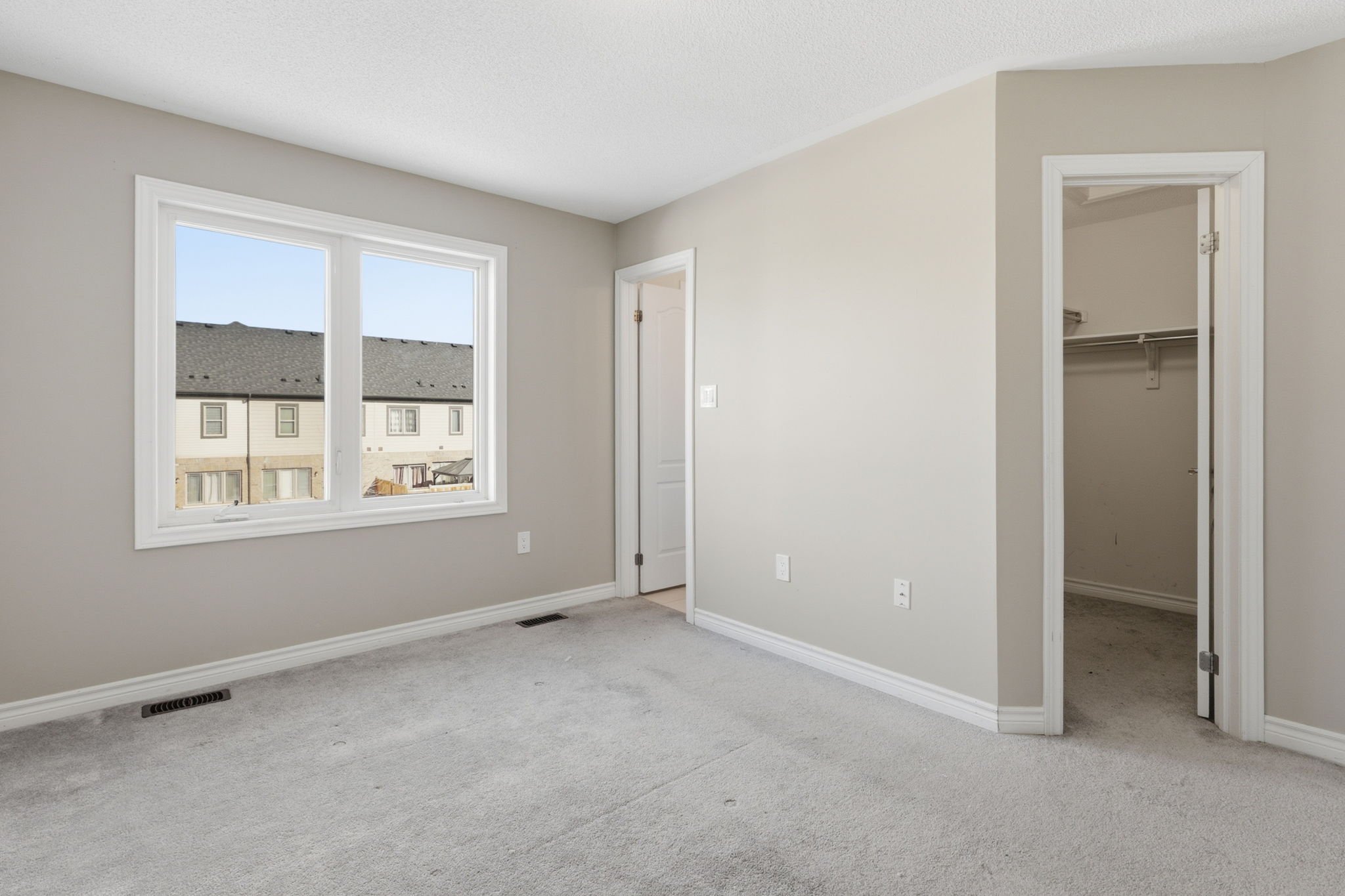 Barrie property showcase — delivered property photograph 13
