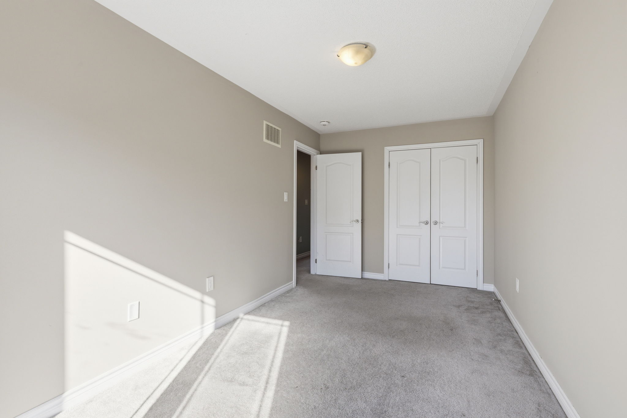 Barrie property showcase — delivered property photograph 19