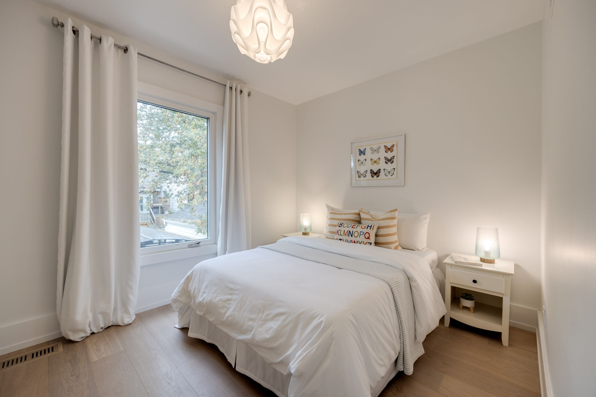 Toronto property showcase — delivered property photograph 36