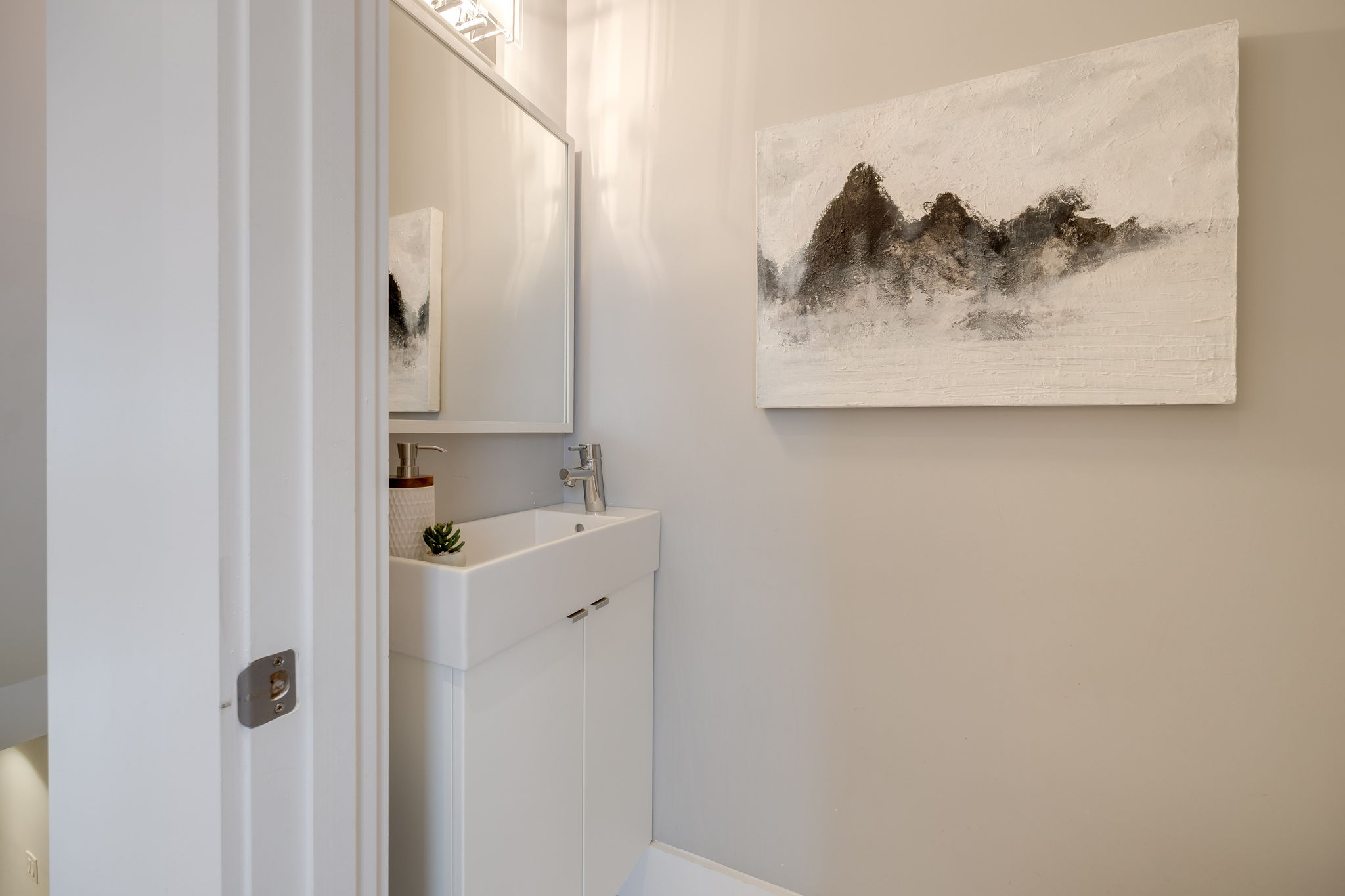Toronto property showcase — delivered property photograph 35