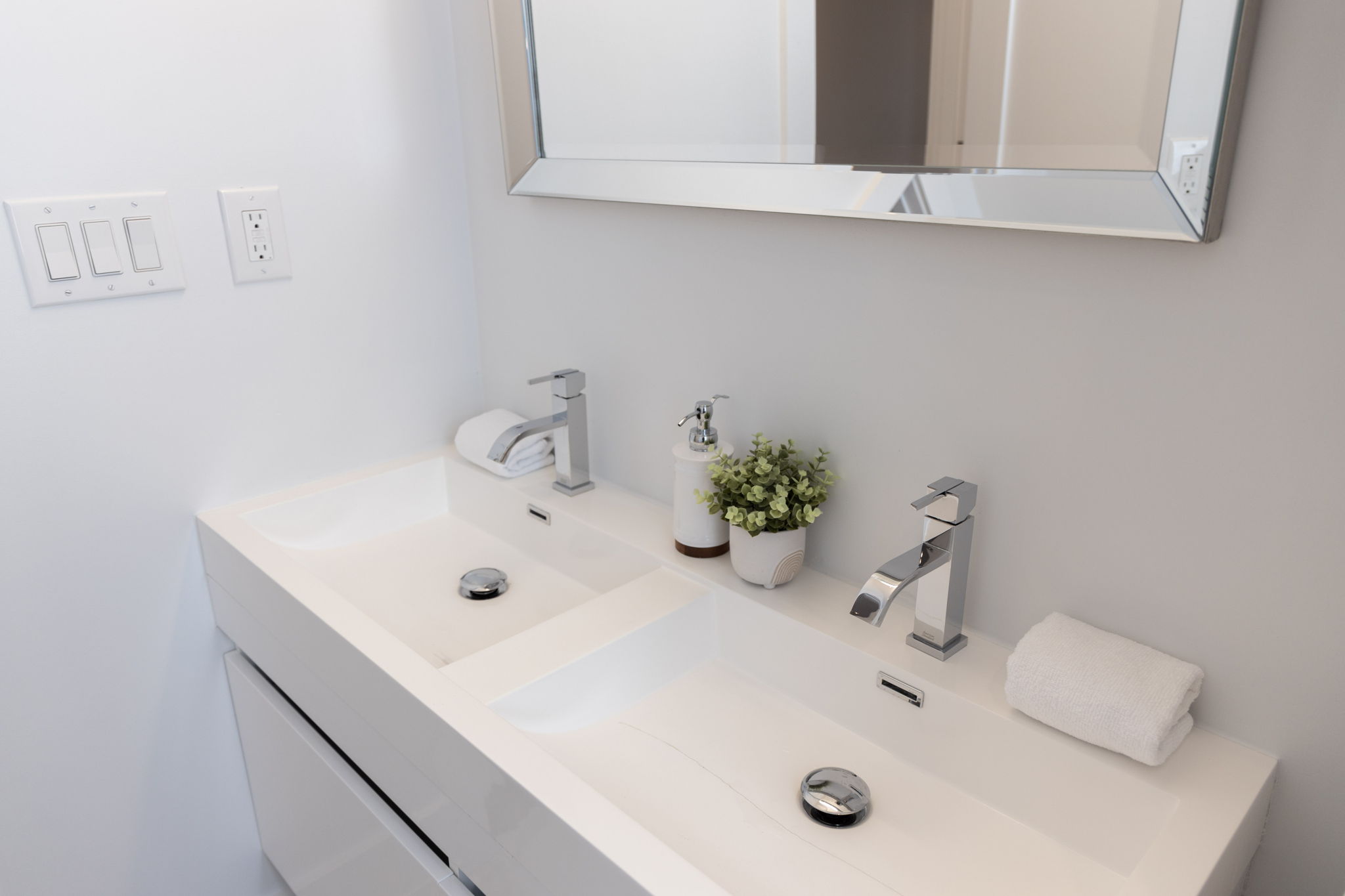 Toronto property showcase — delivered property photograph 78