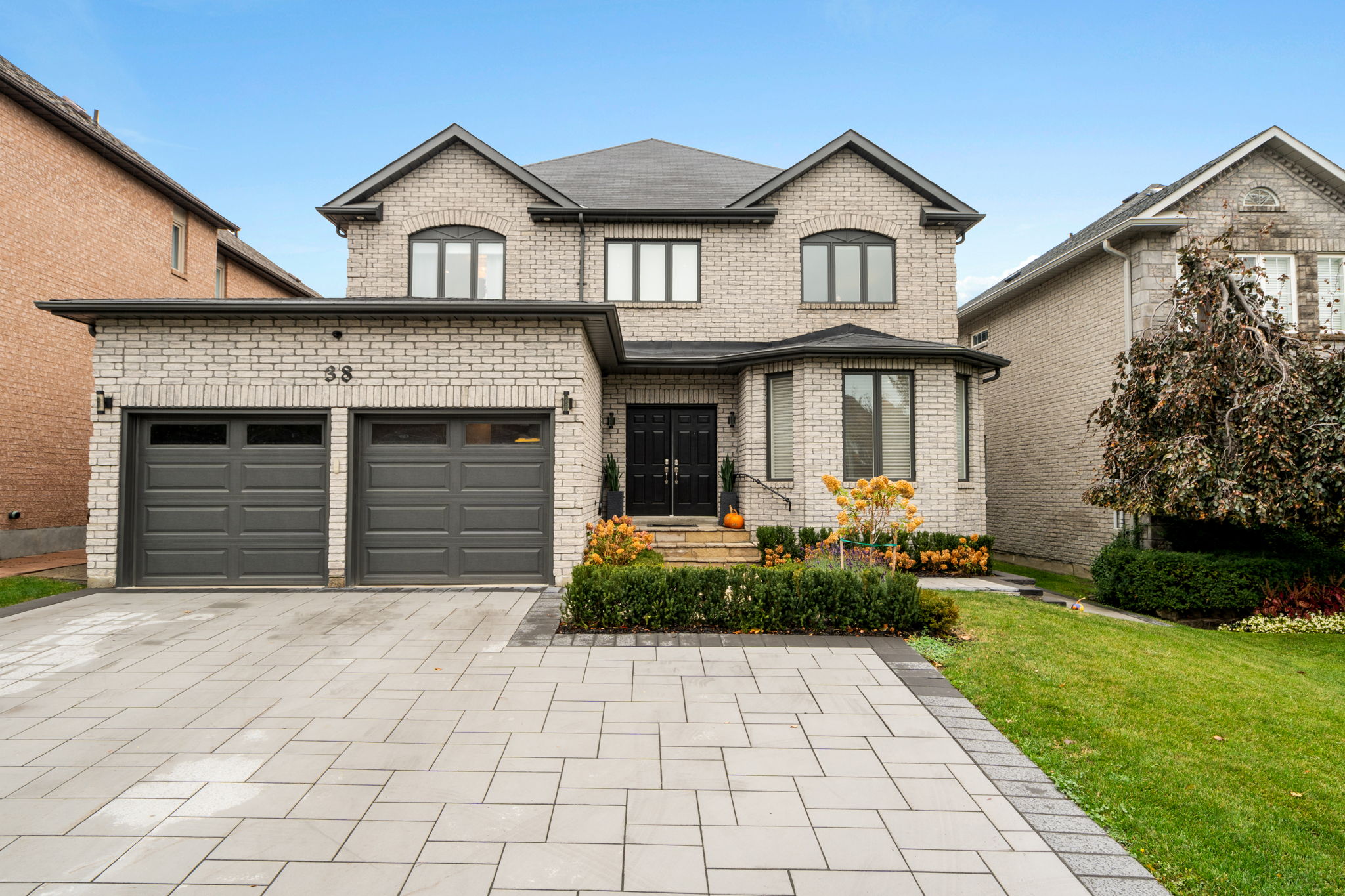 38 Downing Blvd Vaughan, ON L4J 8G9
