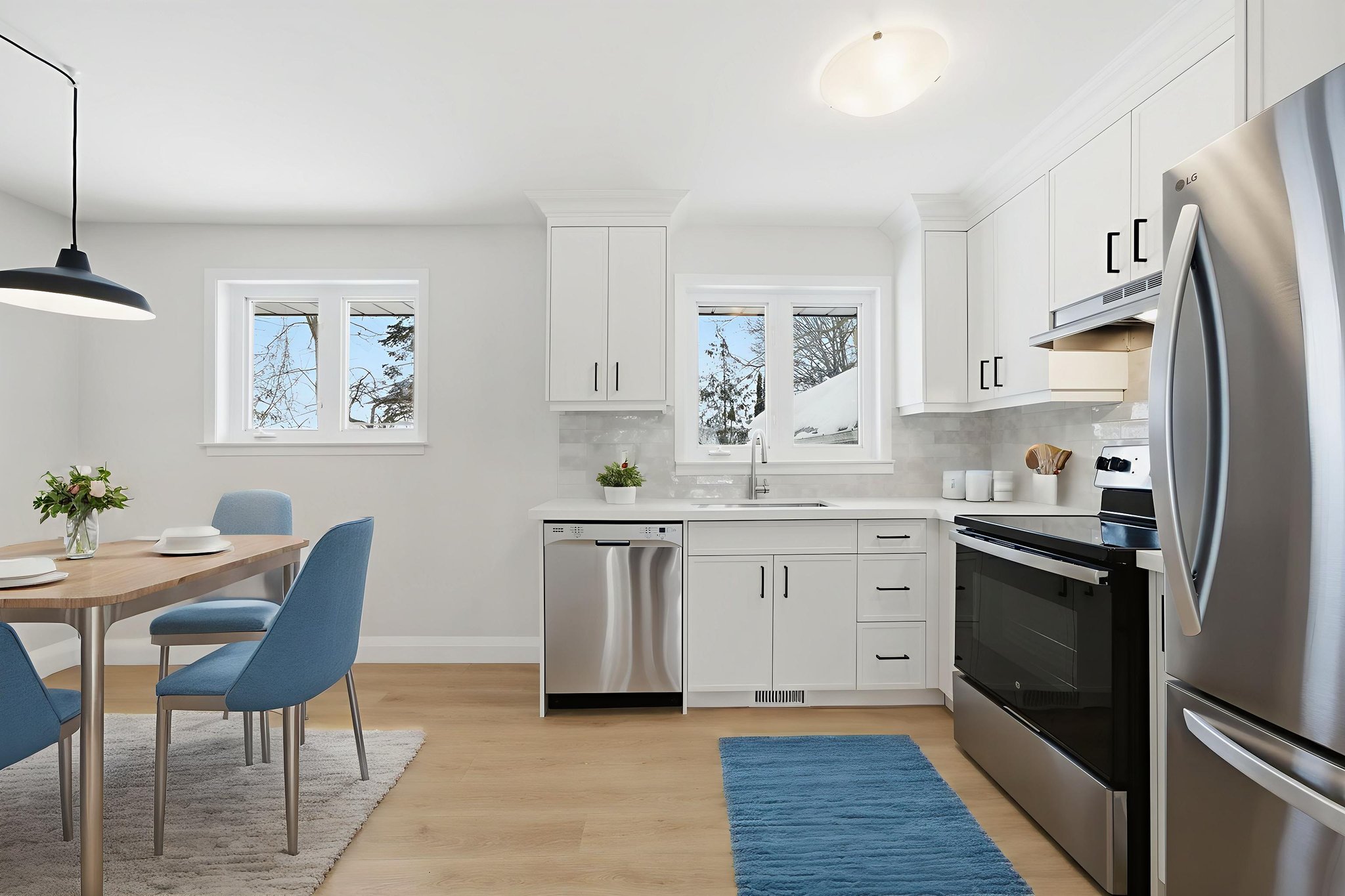 DSC03849 virtually staged.jpeg