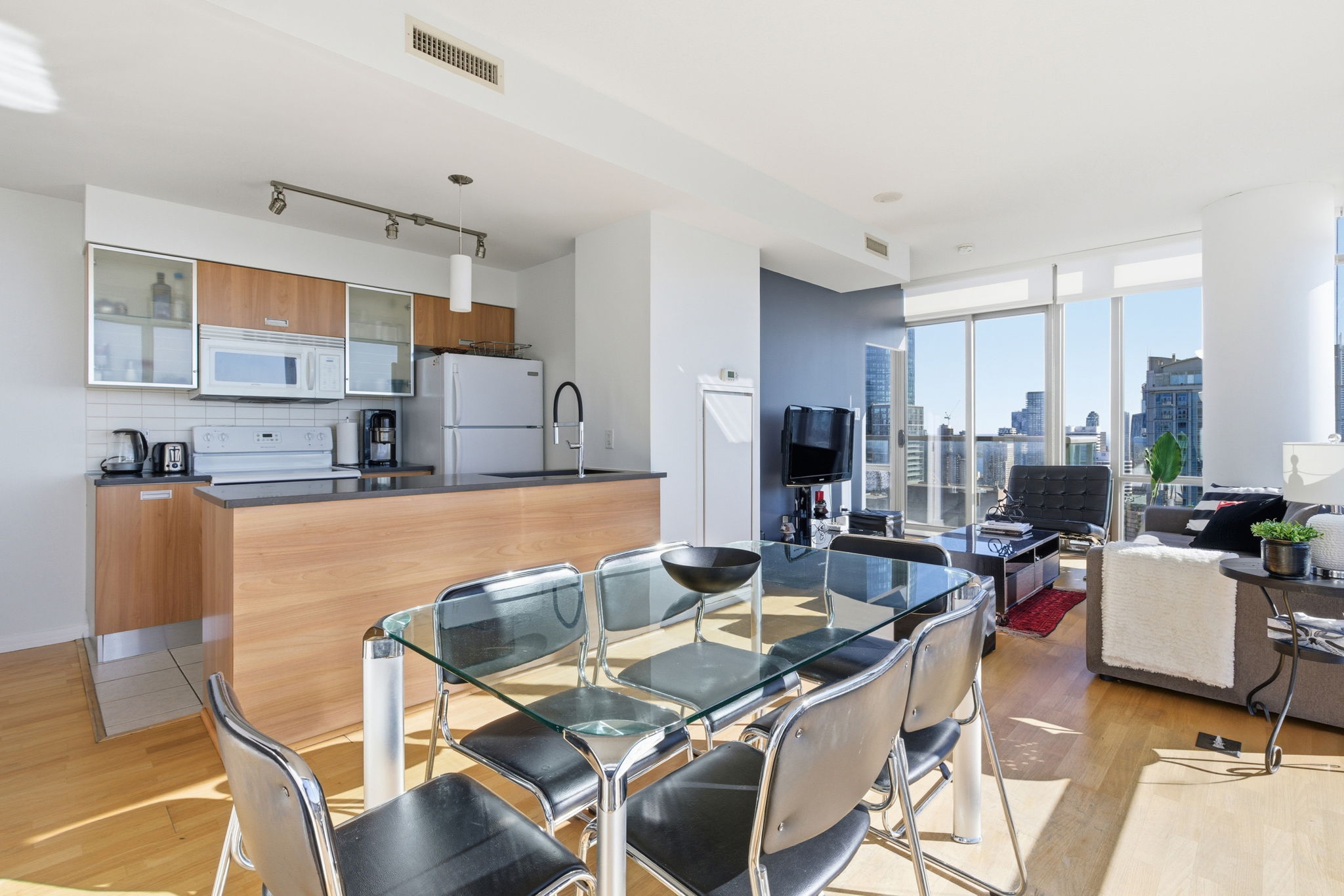 Toronto property showcase — delivered property photograph 3
