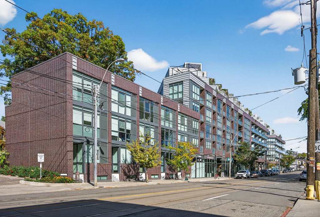 38 Howard Park Ave Unit 156