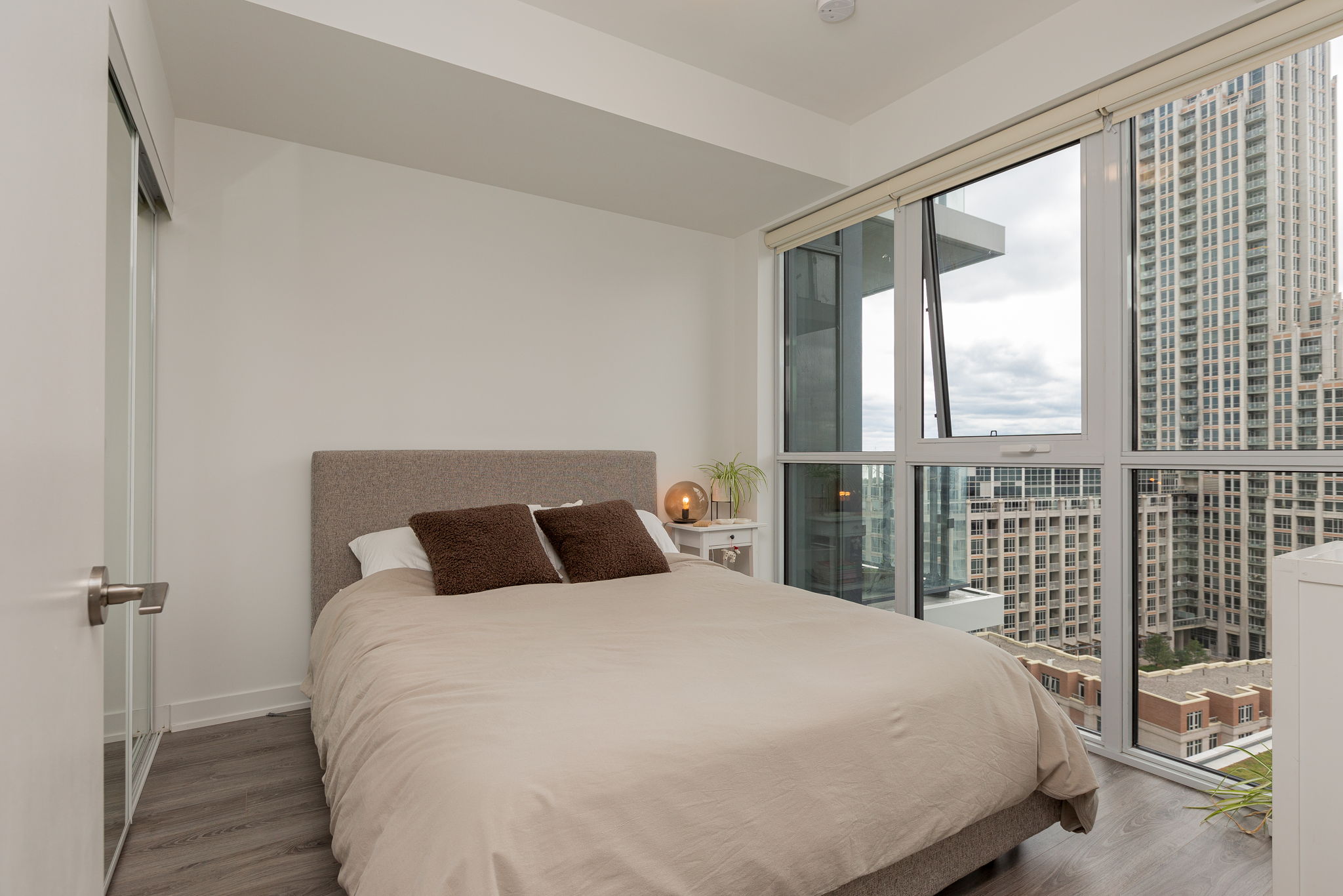 Toronto property showcase — delivered property photograph 14