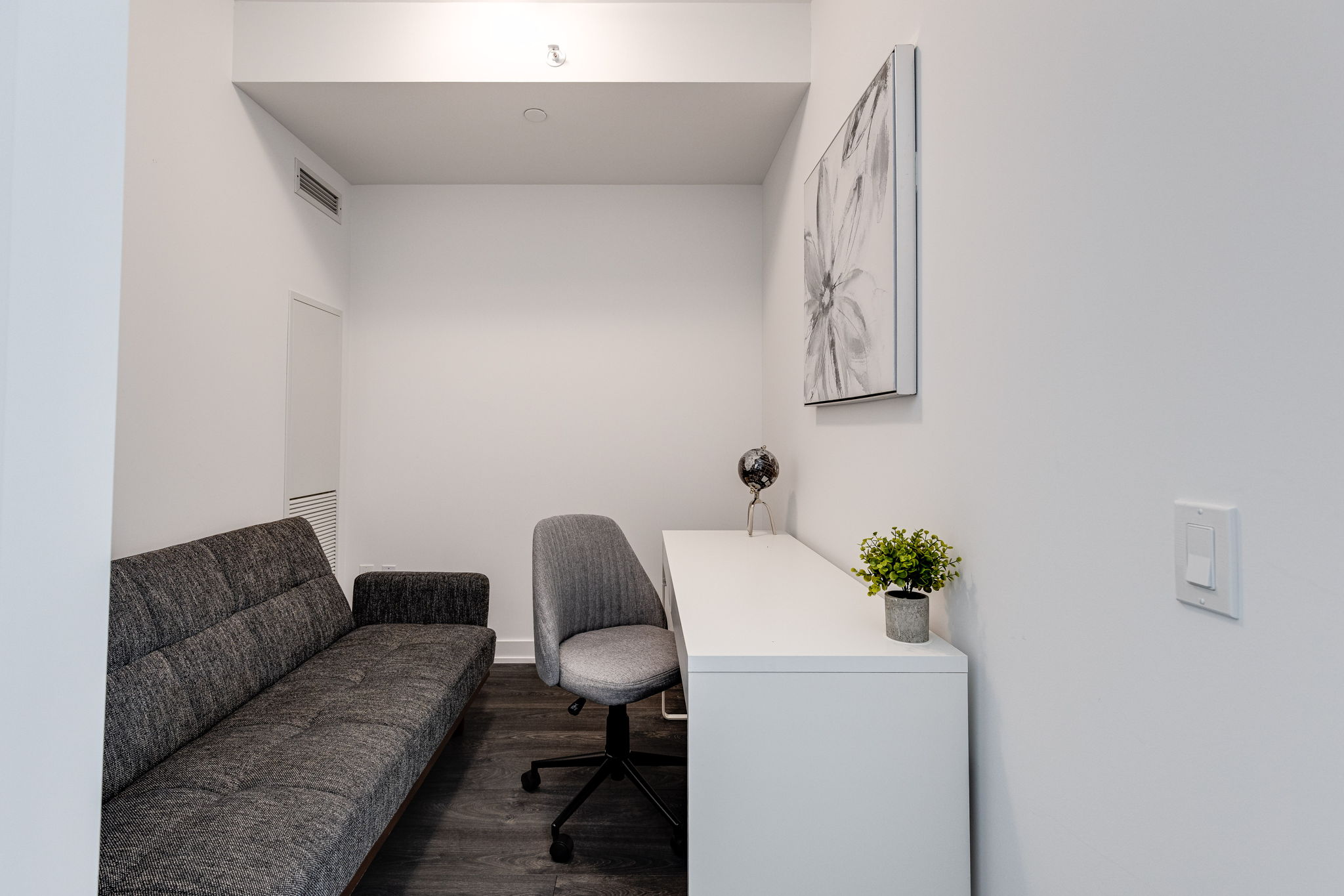 Toronto property showcase — delivered property photograph 9