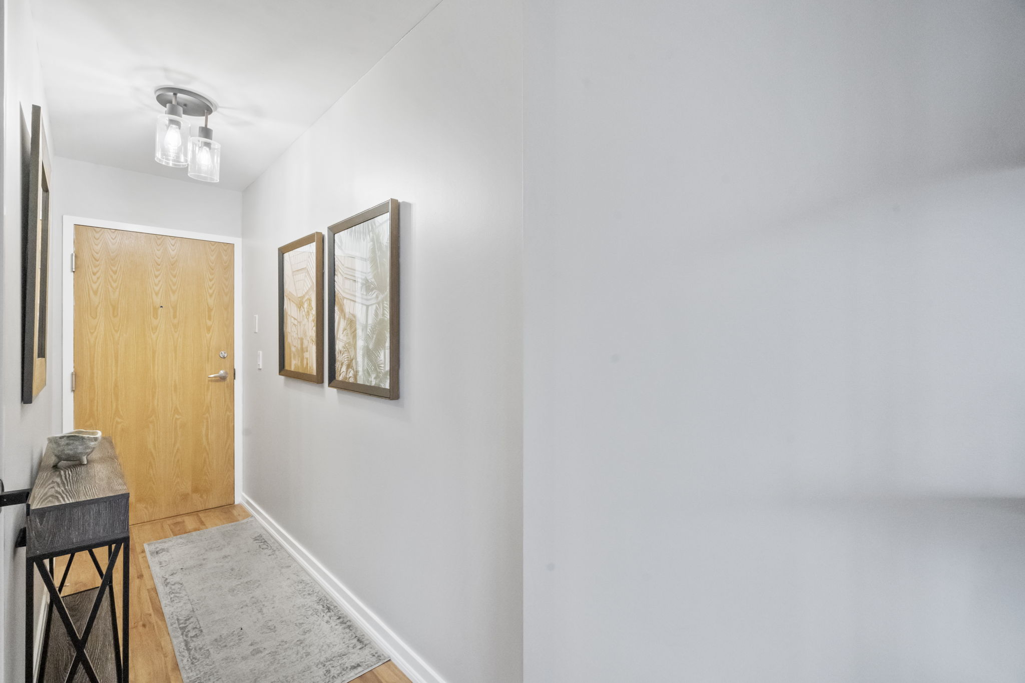 38 Joe Shuster Way Unit 1911 Toronto, ON M6K 0A5