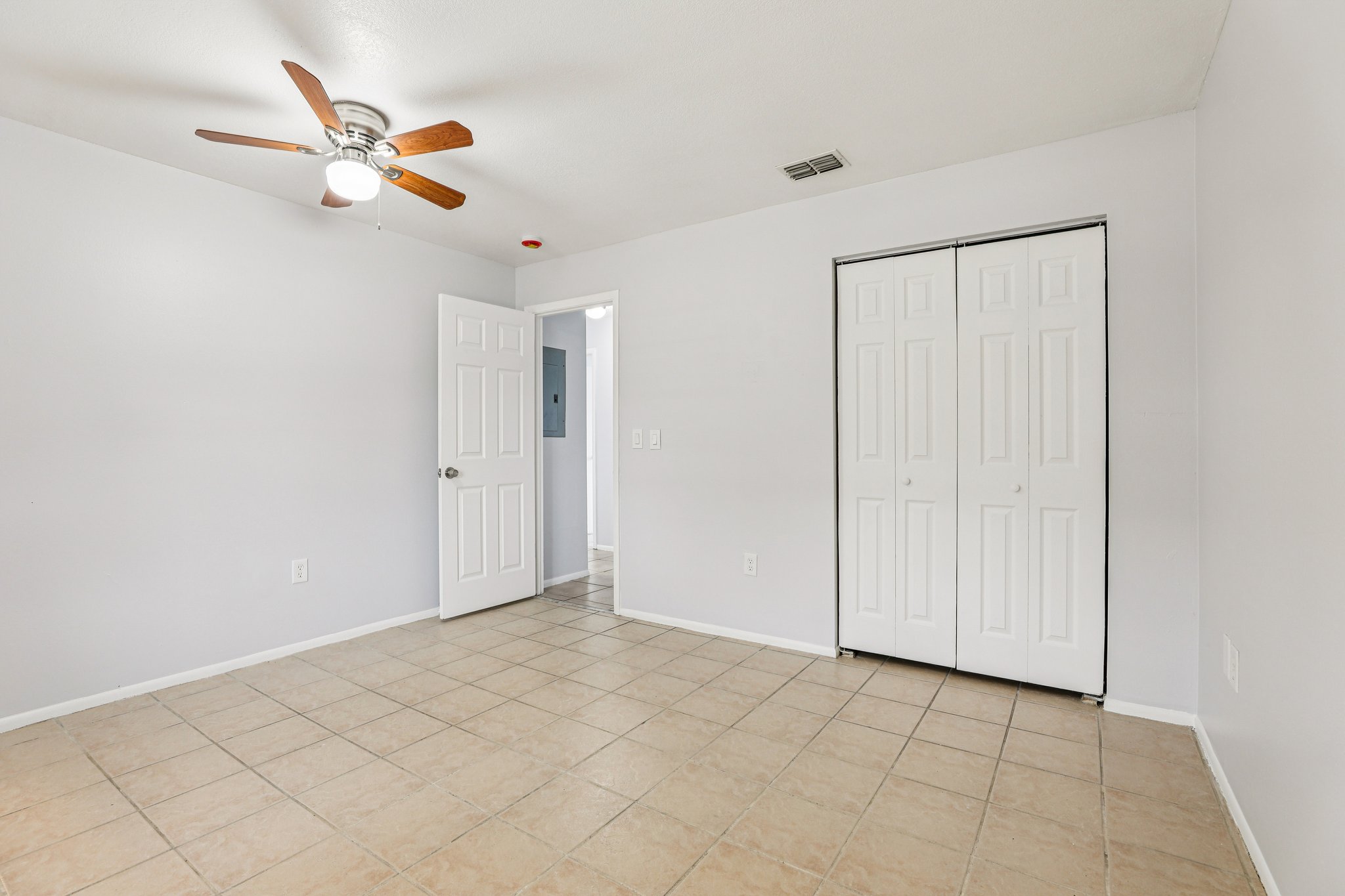 Lake Villa Way-S1202-014.jpg