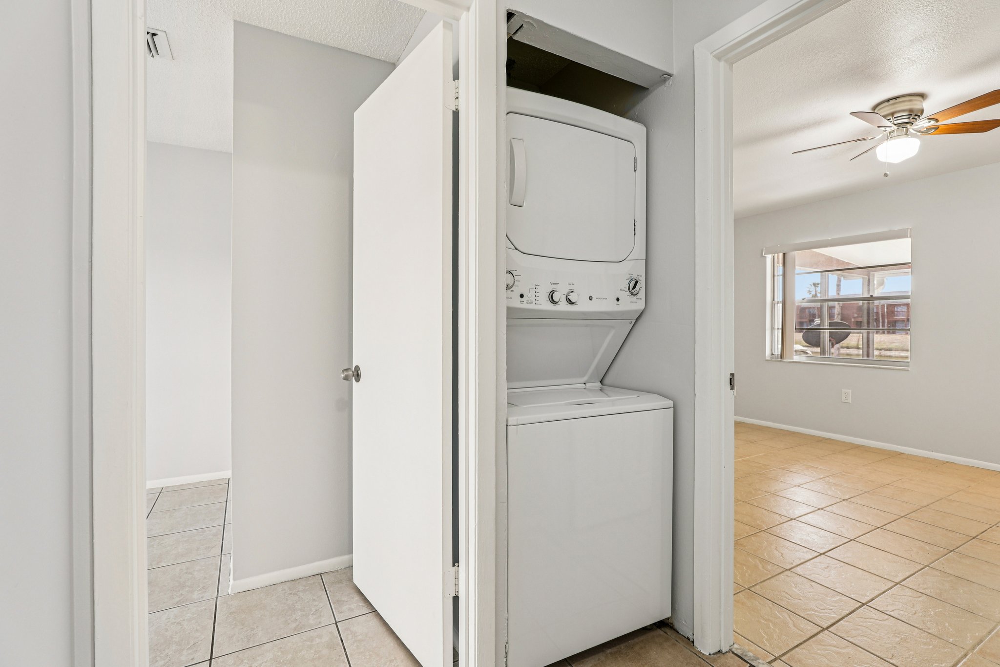 Lake Villa Way-S1202-021.jpg