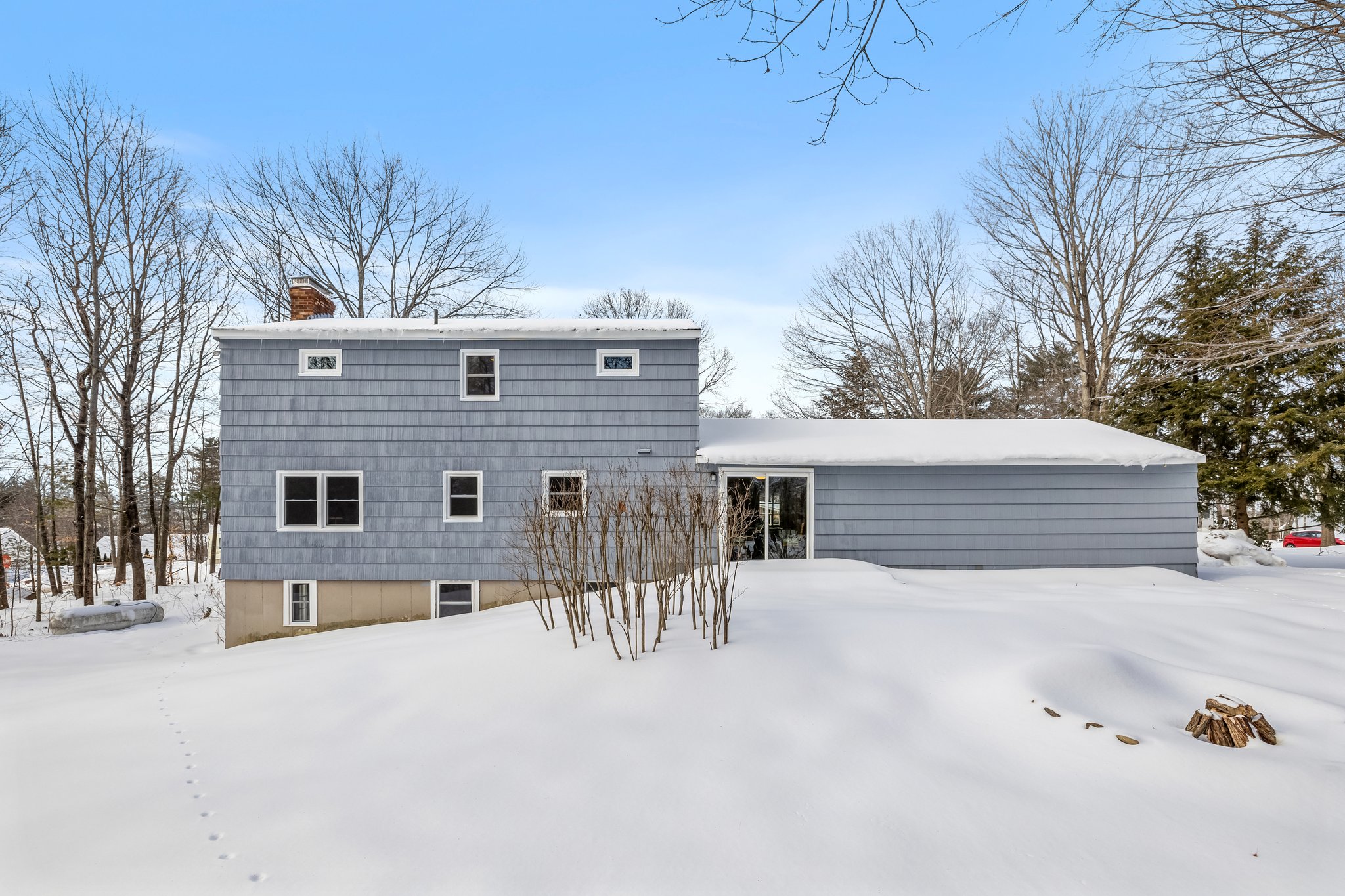 38 Lynnewood Rd, Laconia, NH 03246, USA Photo 5