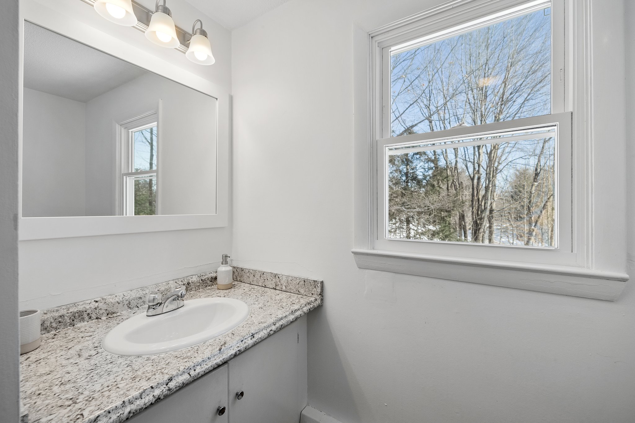 38 Lynnewood Rd, Laconia, NH 03246, USA Photo 31