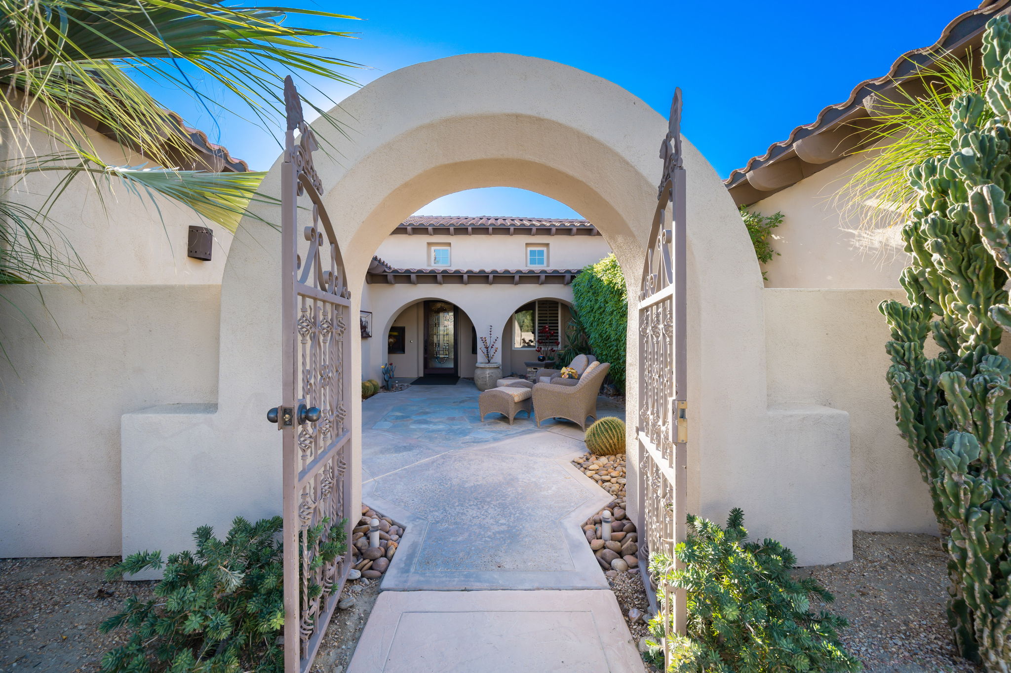 38 Oakmont Dr, Rancho Mirage, CA 92270, USA Photo 12