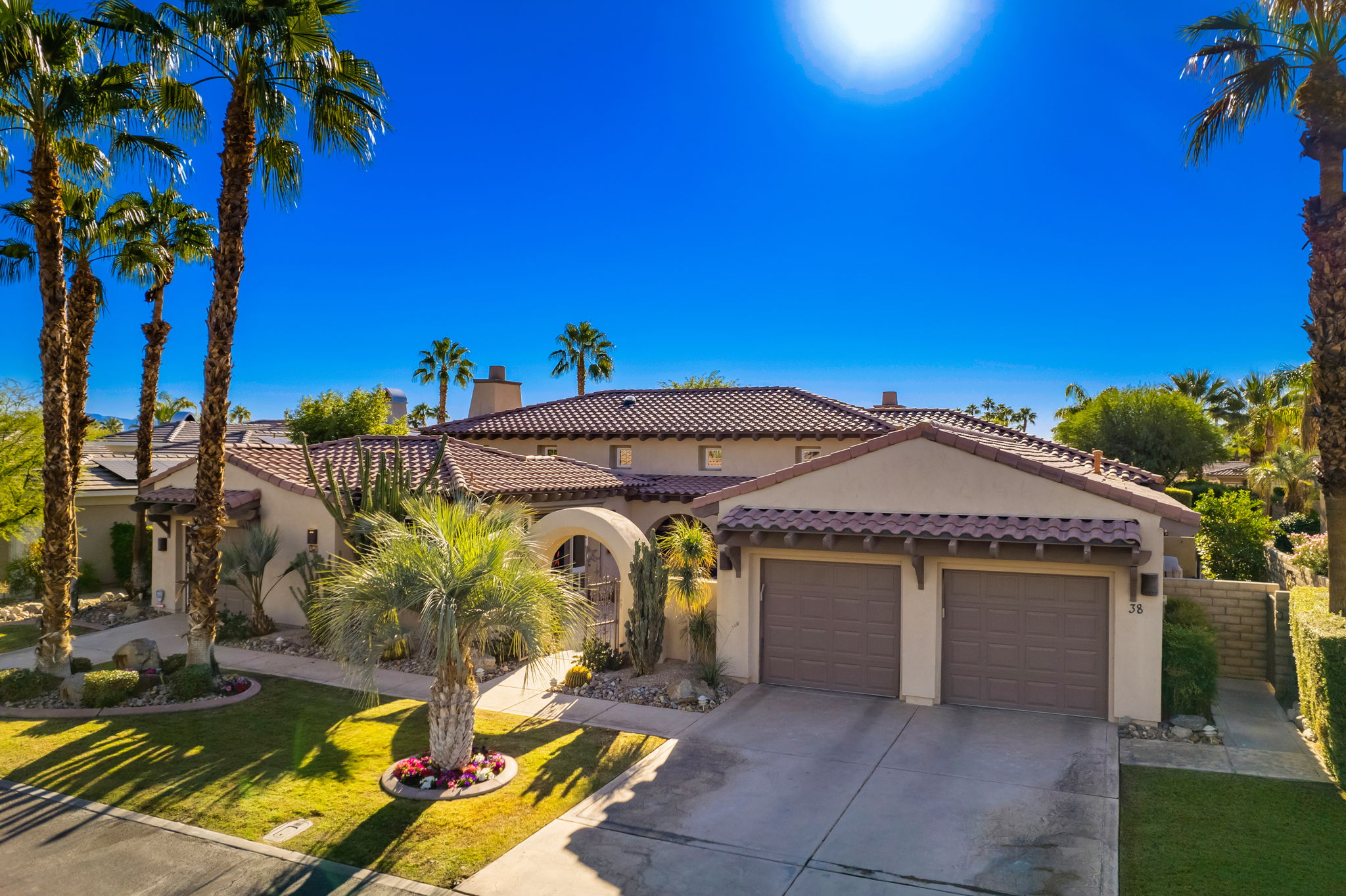 38 Oakmont Dr, Rancho Mirage, CA 92270, USA Photo 3