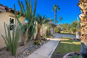 38 Oakmont Dr, Rancho Mirage, CA 92270, USA Photo 9