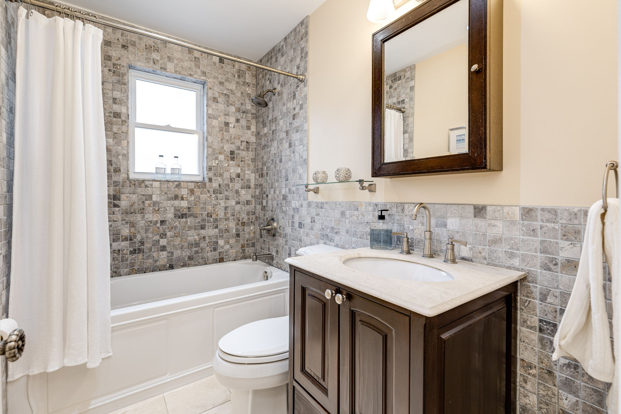 Toronto property showcase — delivered property photograph 25