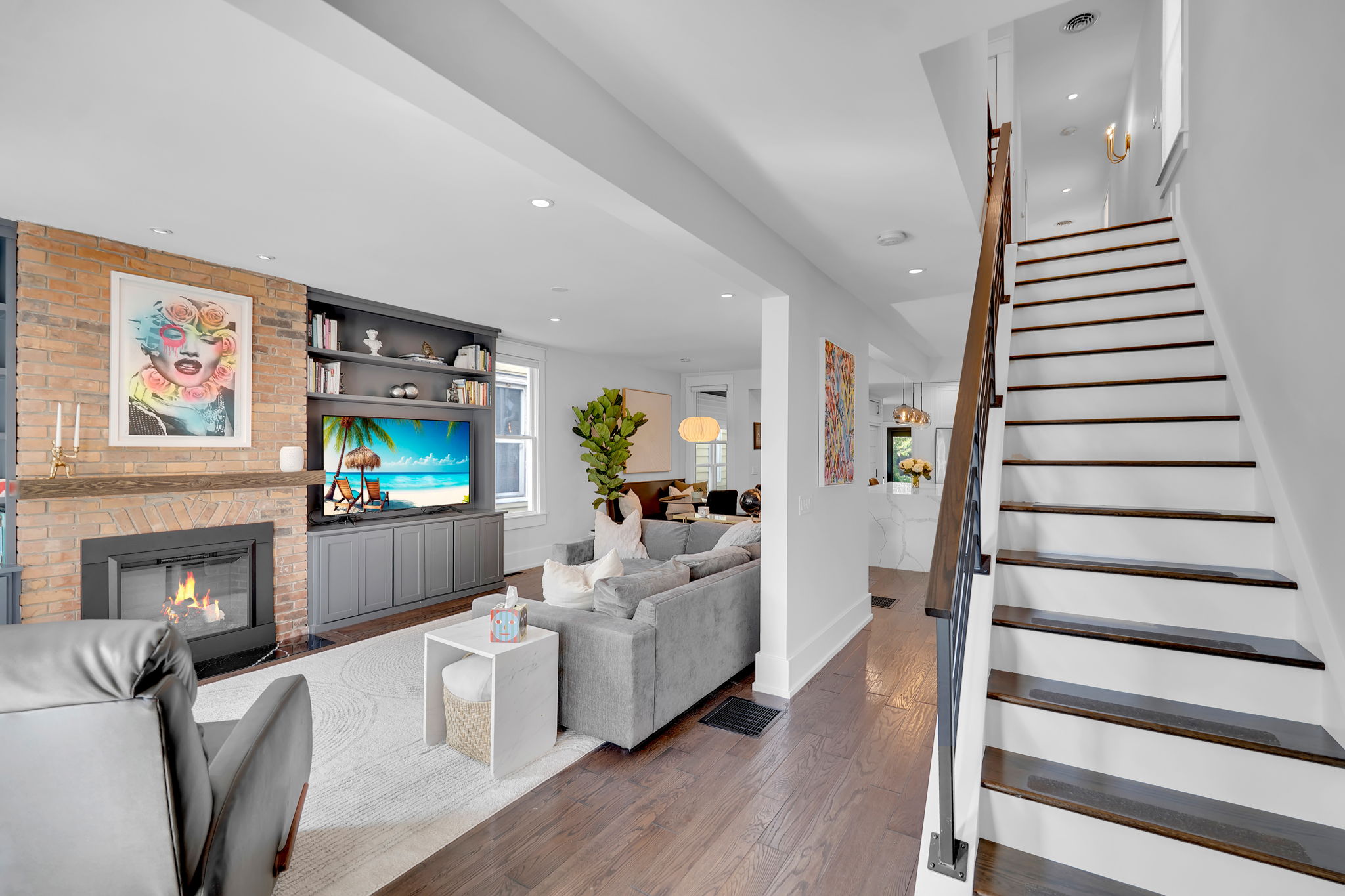  Photo 91