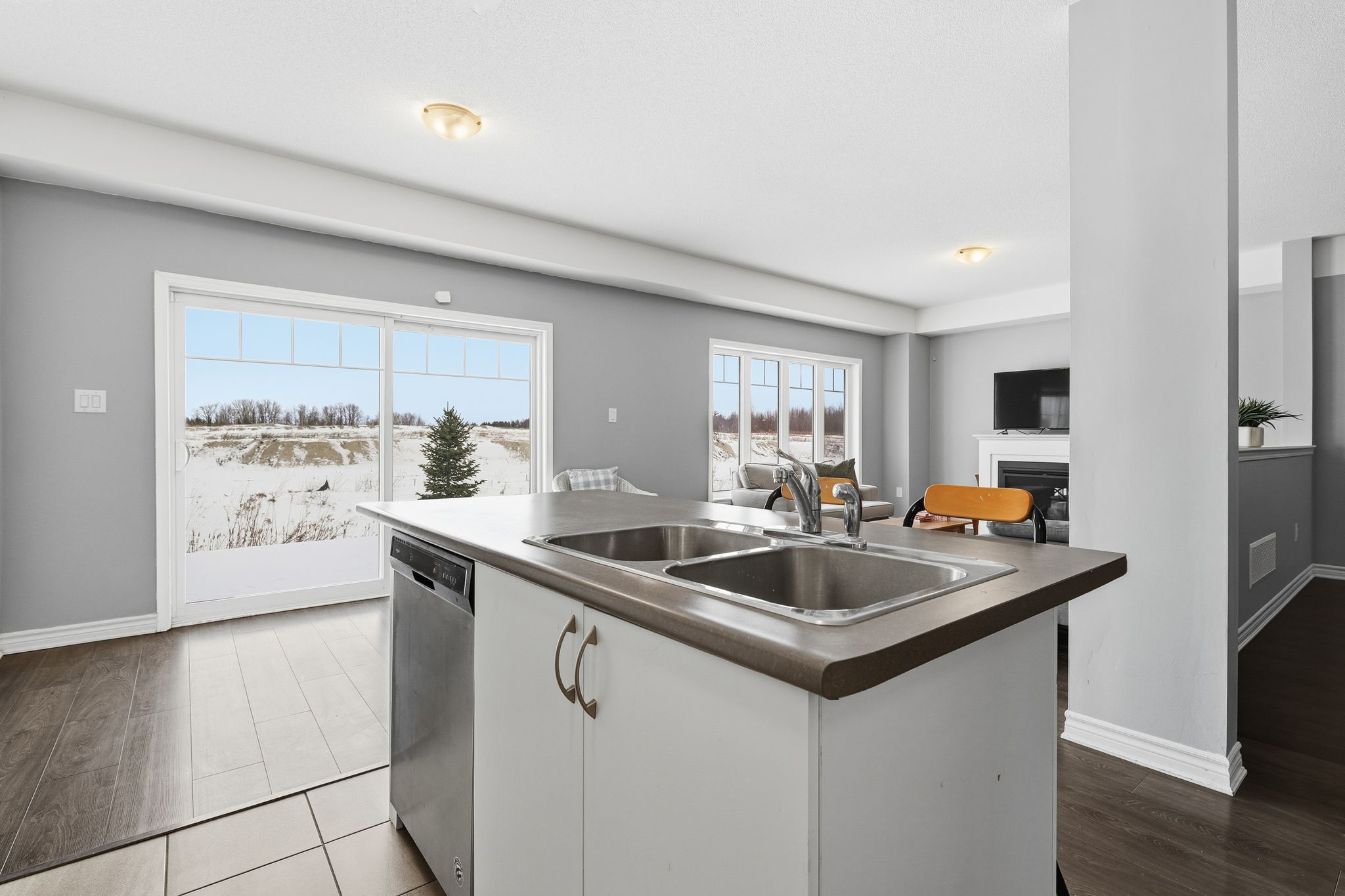 Wasaga Beach property showcase — delivered property photograph 11