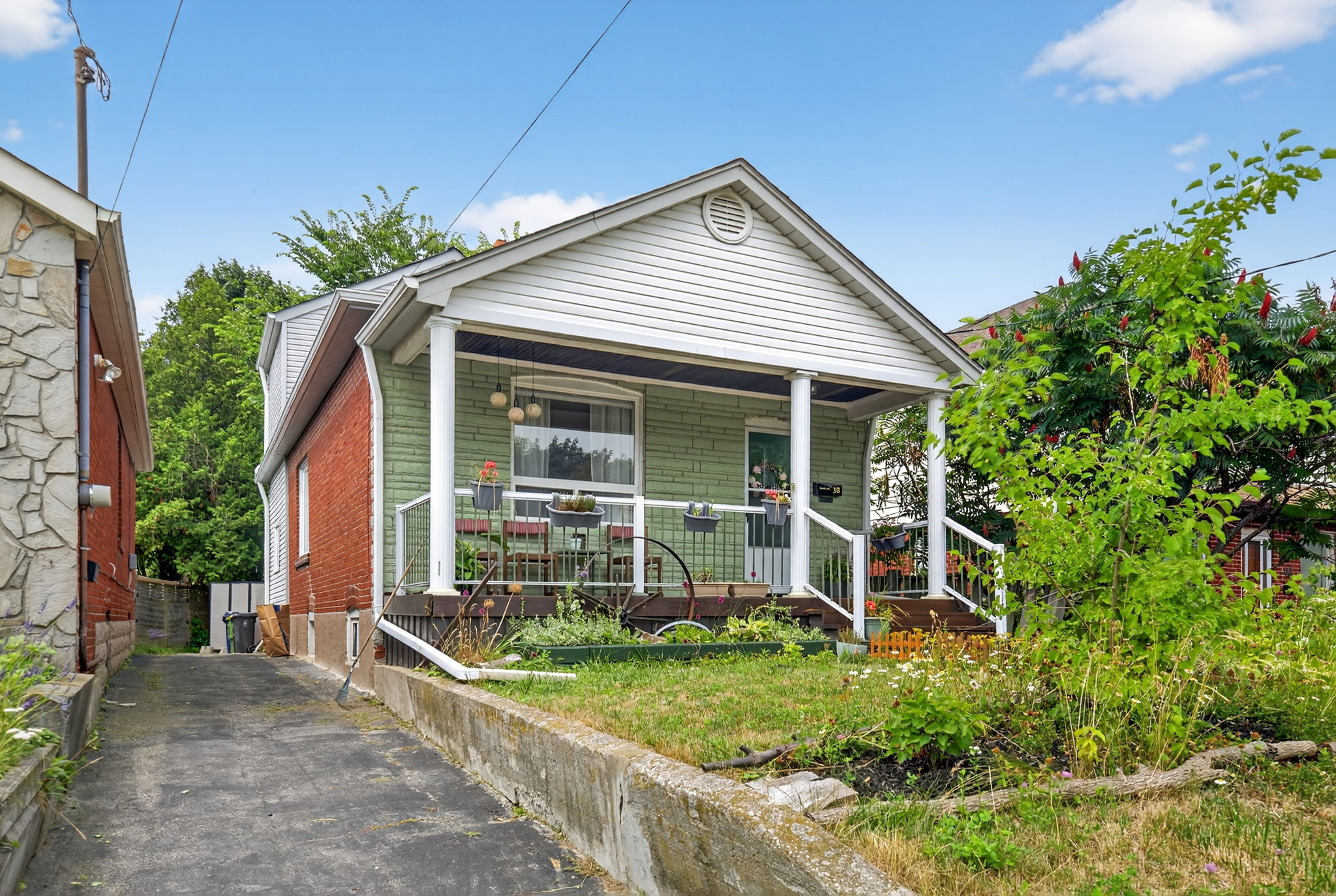 38 Scotia Ave Toronto, ON M1L 4E6