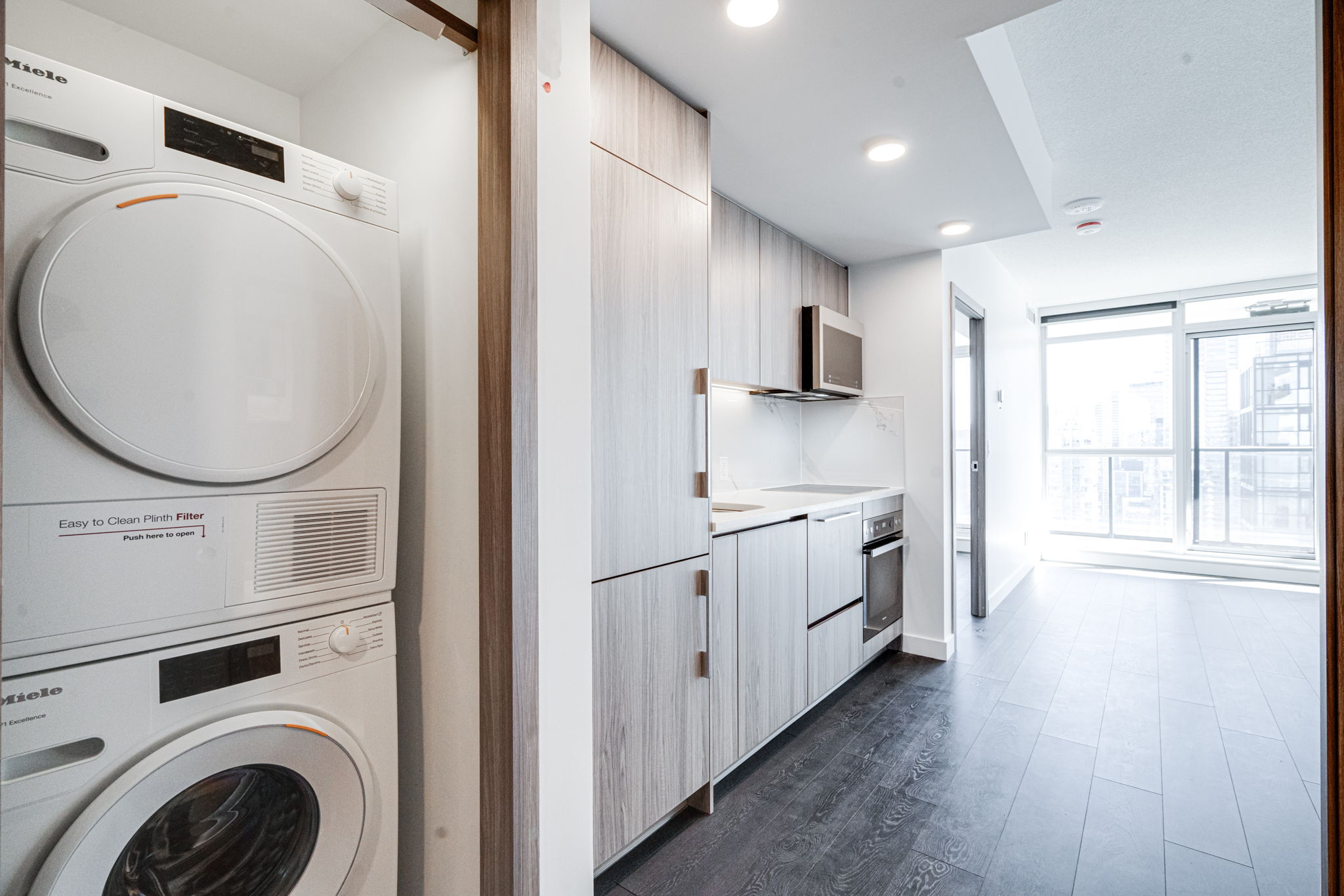38 Widmer St Toronto, ON M5V 0P7