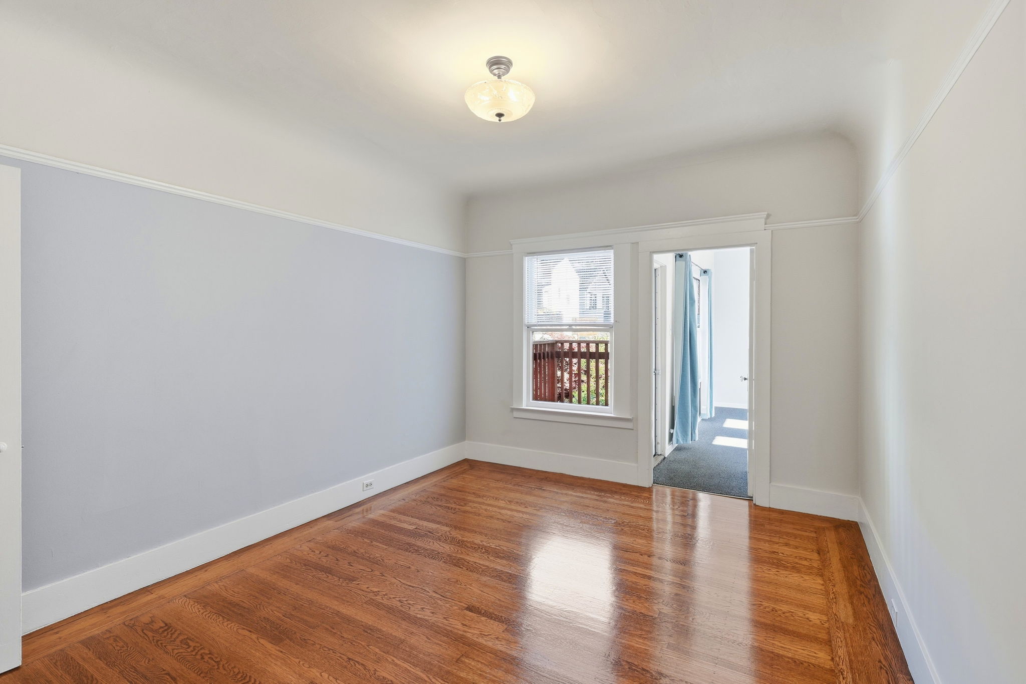 012_F8_380 29th St 2