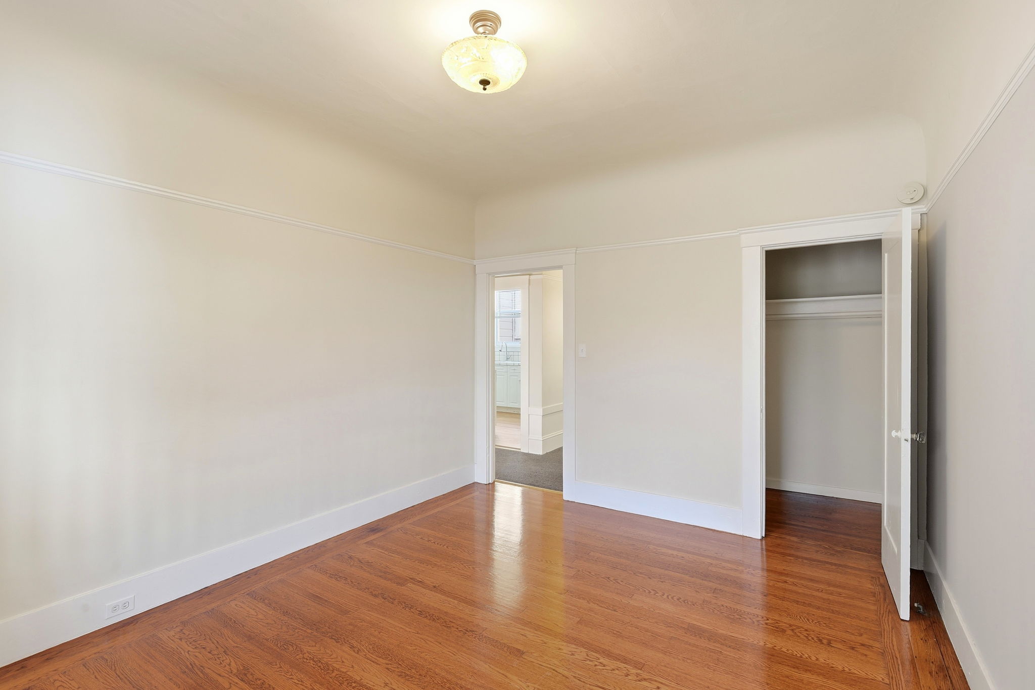 013_F8_380 29th St 2