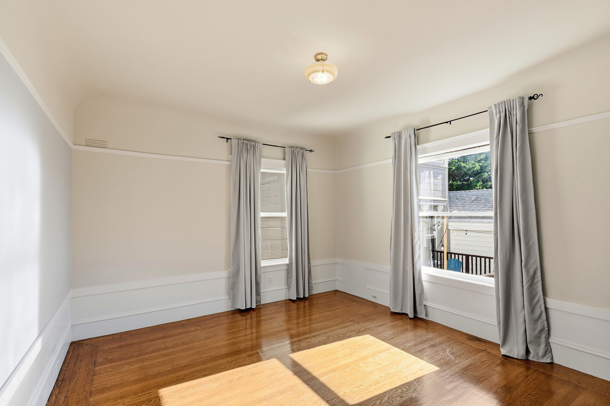 017_F8_380 29th St 2