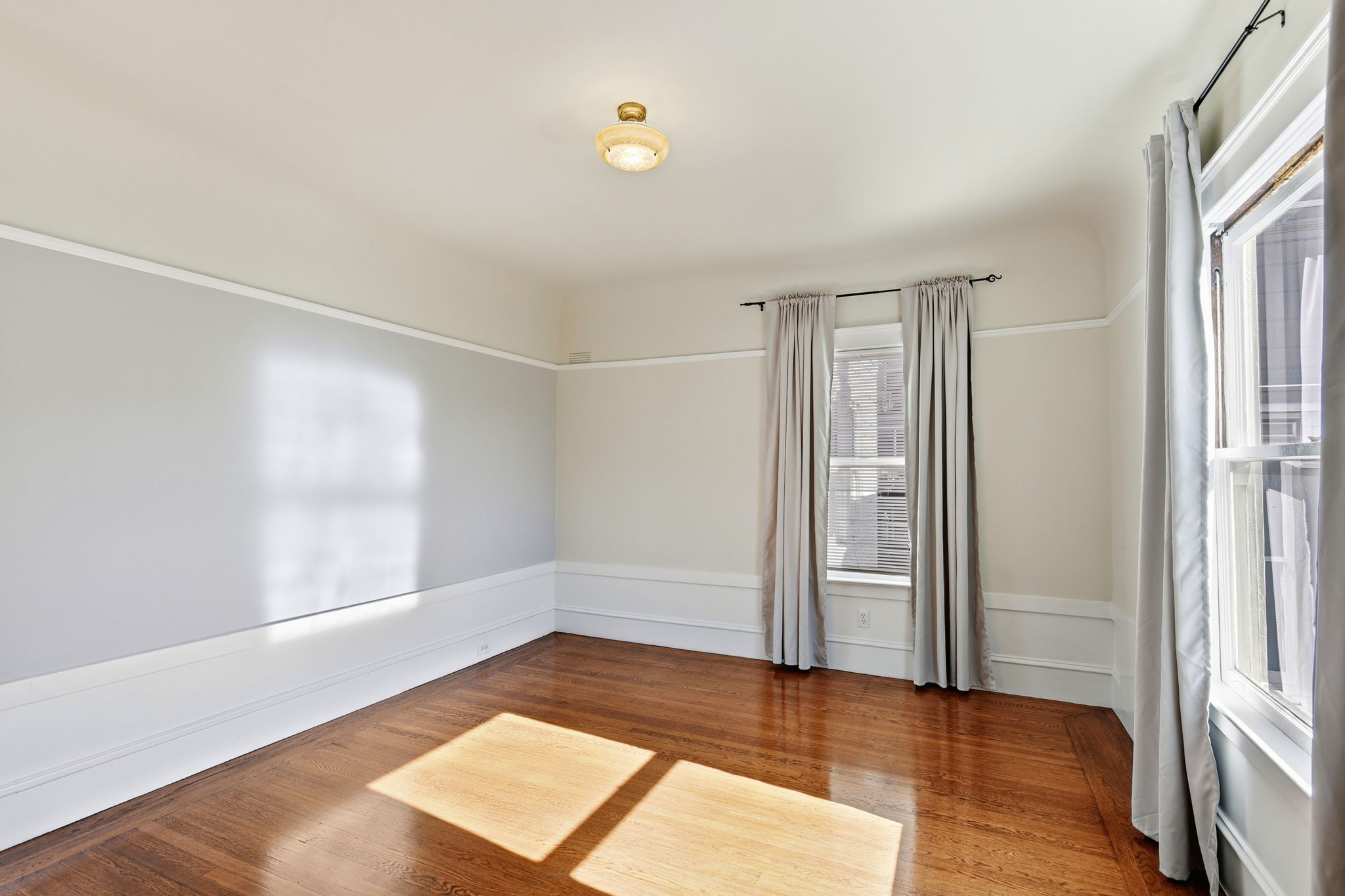 020_F8_380 29th St 2