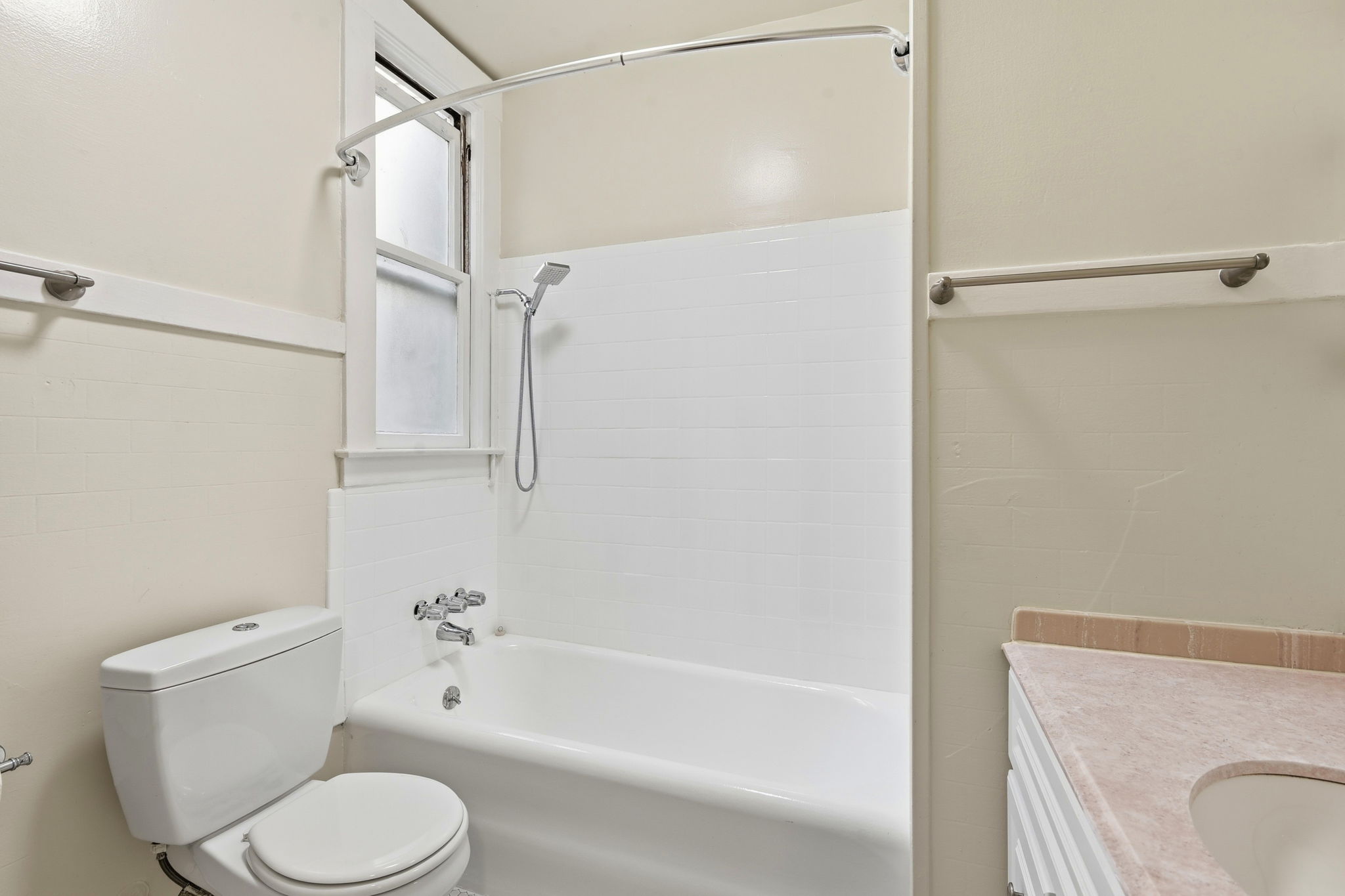 024_F8_380 29th St 2