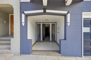 004_F8_380 29th St 2