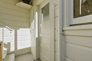 007_F8_380 29th St 2