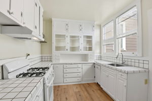 008_F8_380 29th St 2